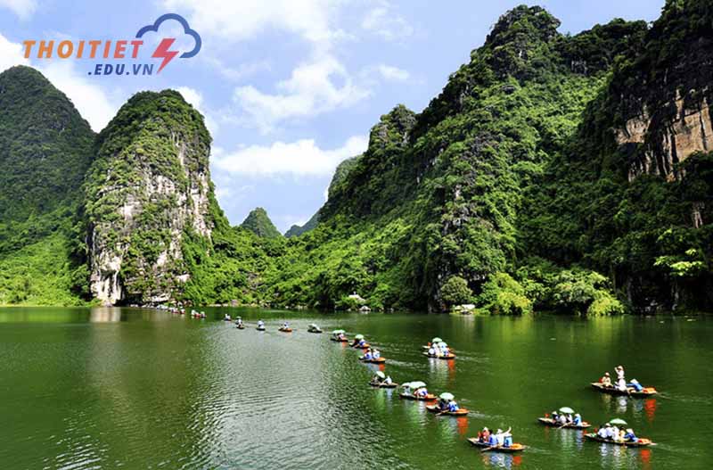 đặc tính nổi bật của khí hậu là