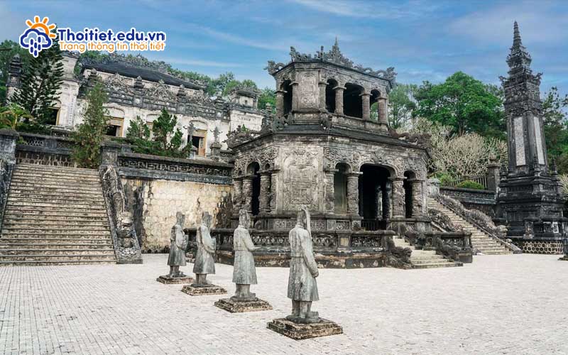 Du lịch với mùa đẹp nhất khí hậu Huế