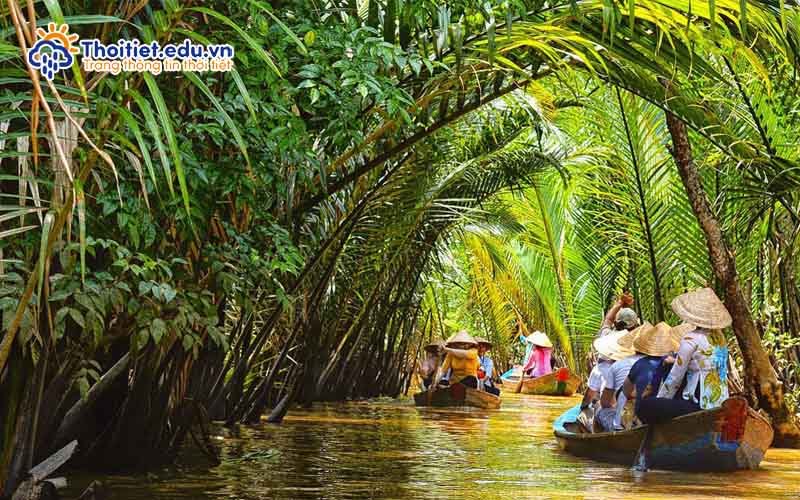 Du lịch với mùa đẹp nhất khí hậu Huế