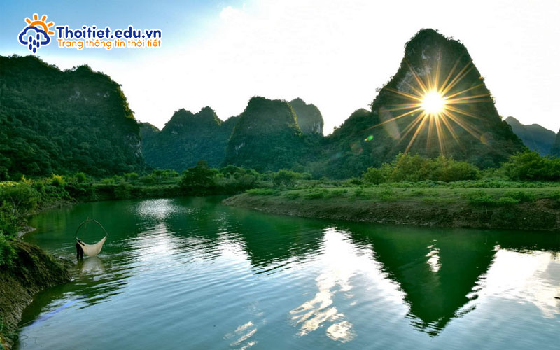 Núi Mắt Thần Cao Bằng