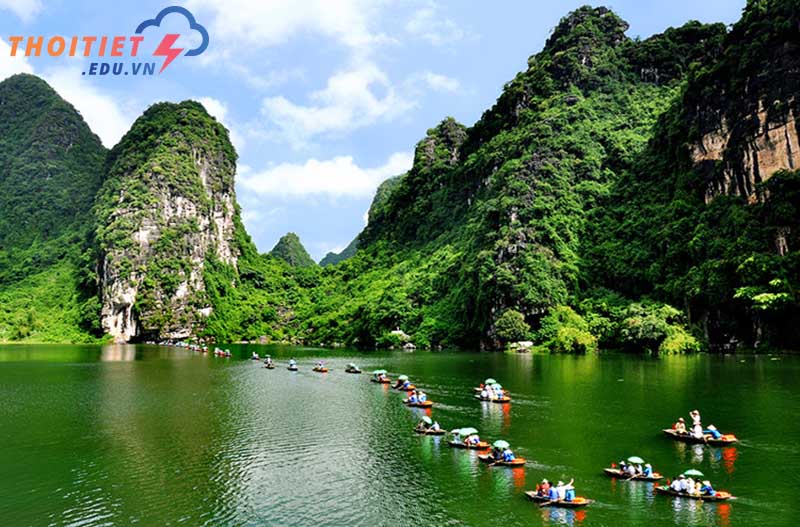 Nước ta nằm trong đới khí hậu nào?